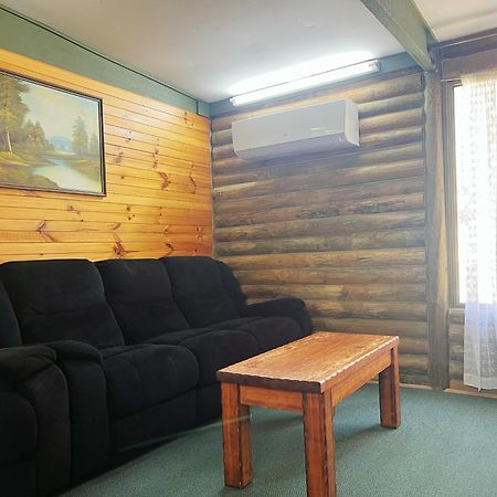 Lakes Entrance Log Cabins Экстерьер фото