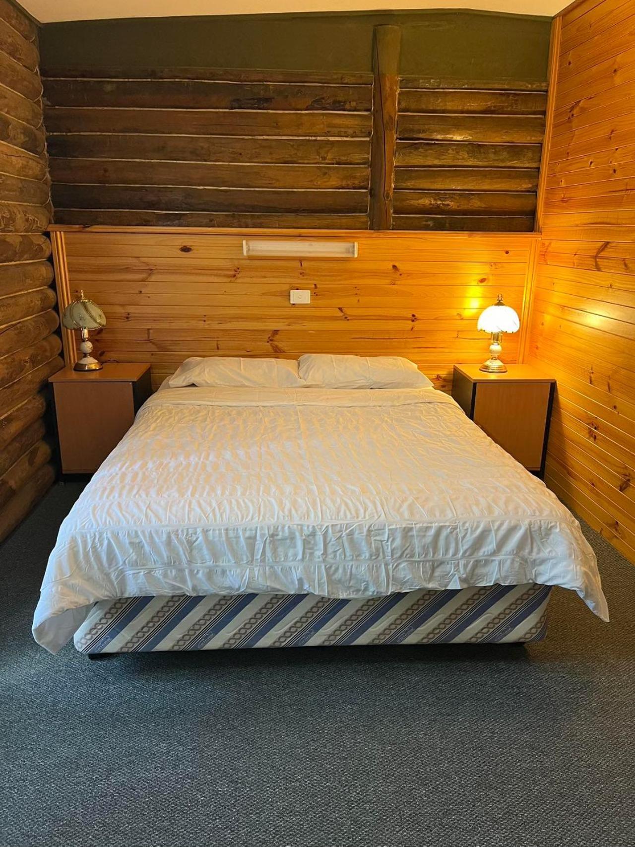 Lakes Entrance Log Cabins Экстерьер фото