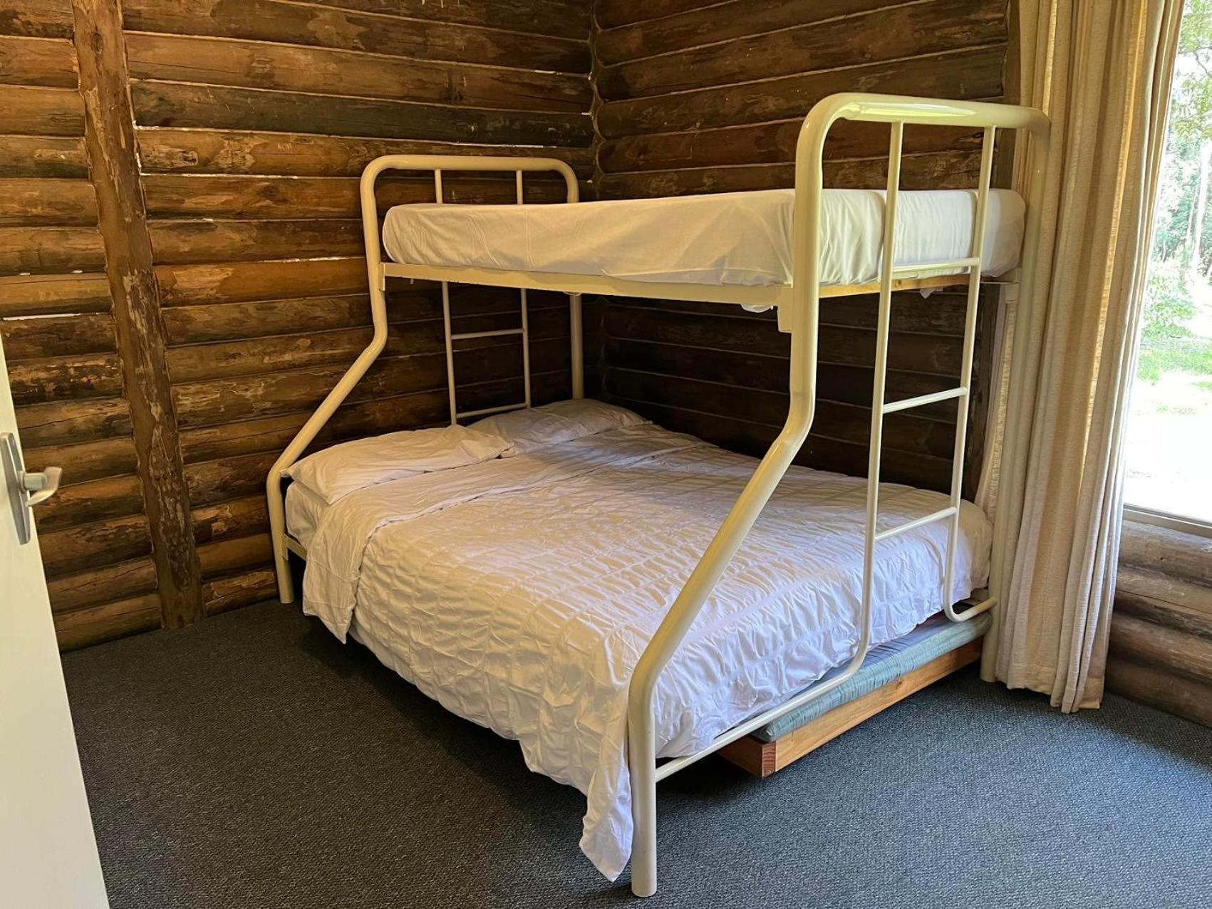 Lakes Entrance Log Cabins Экстерьер фото