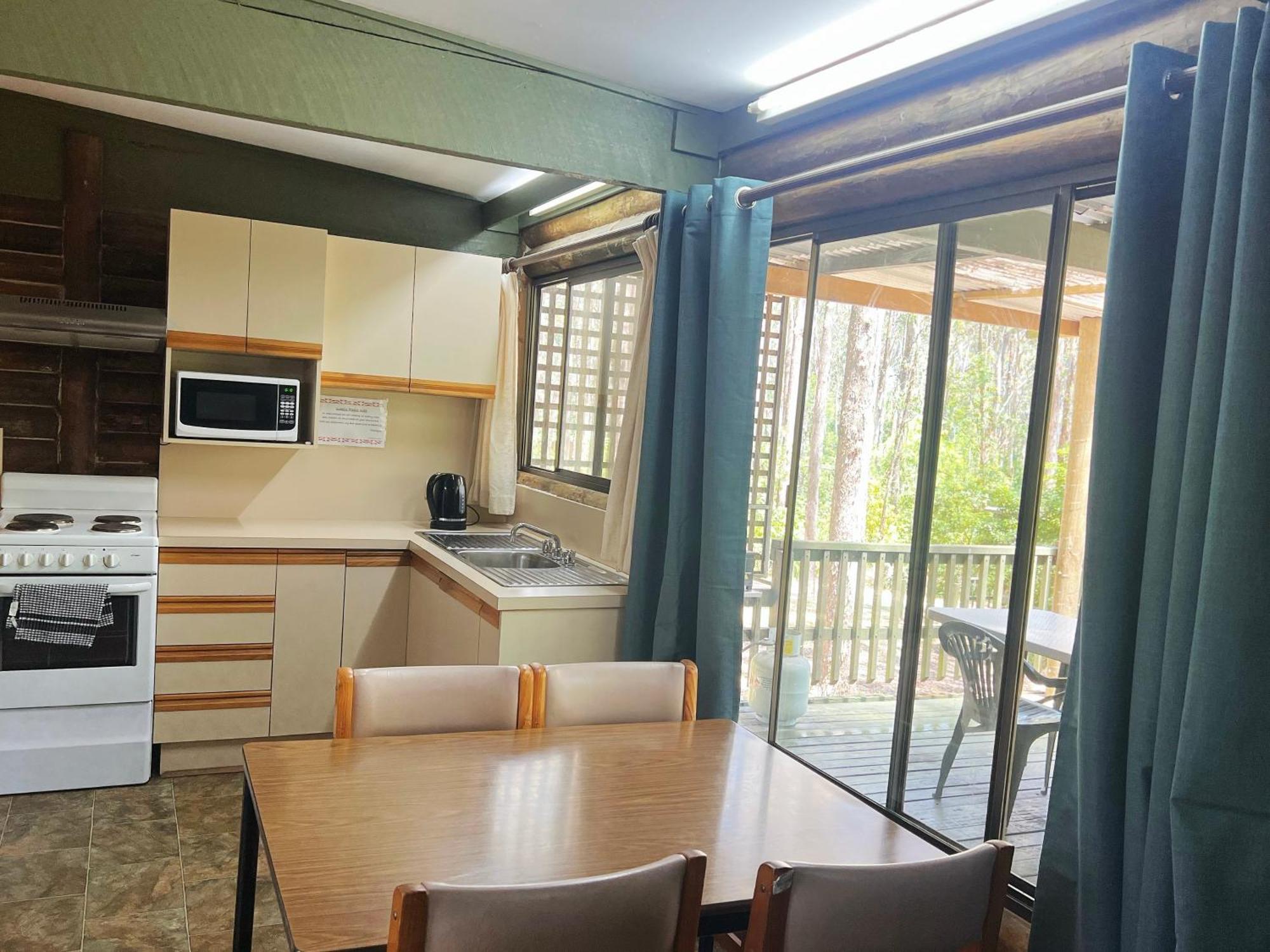 Lakes Entrance Log Cabins Экстерьер фото